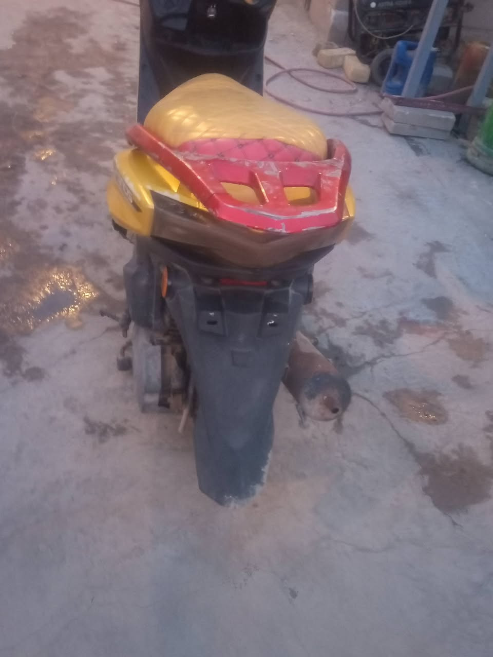 دراجه لبيع مكان مفرك سده رقم الهاتف *********** سعر 300 كامله مكمله
