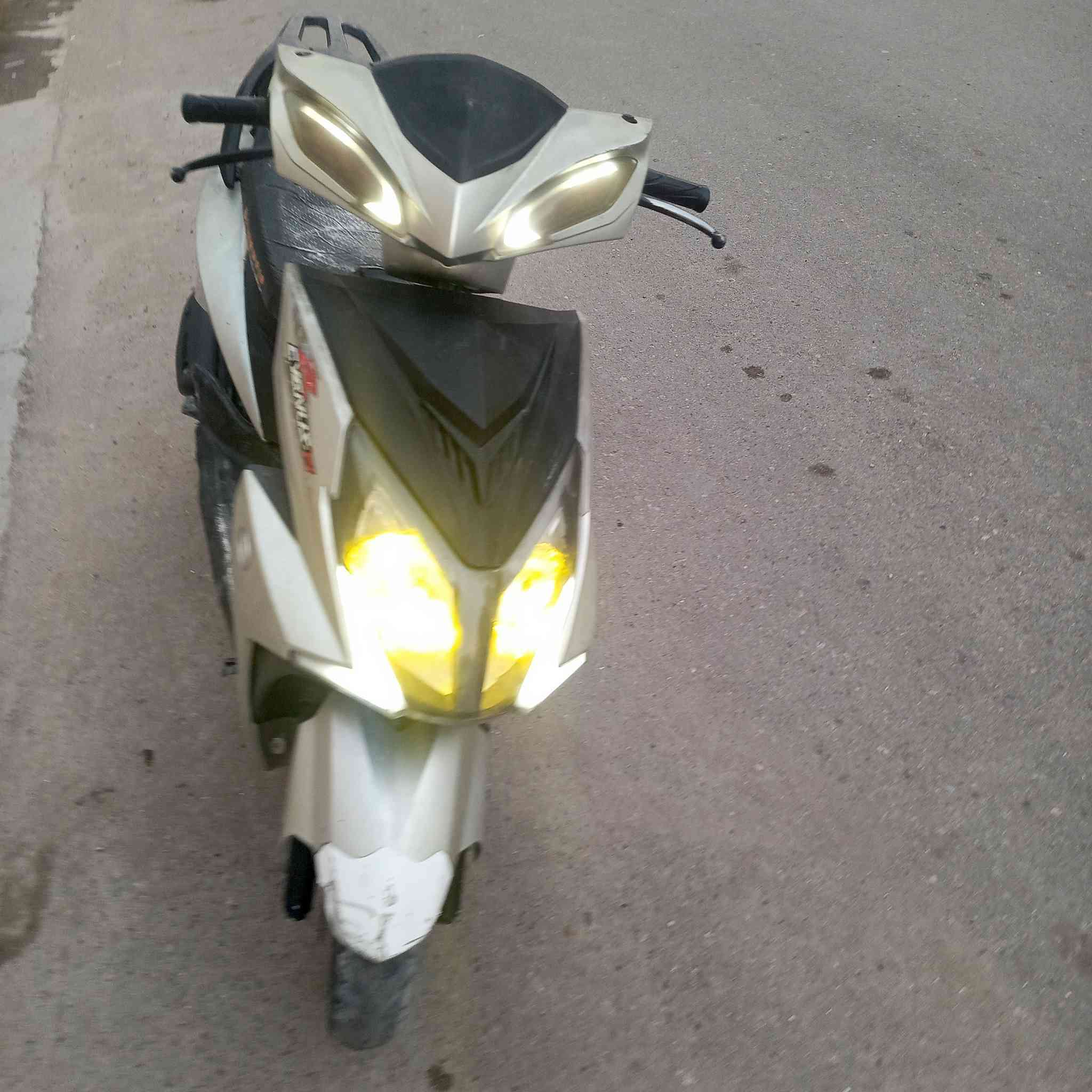 السلام عليكم دراجة سكنس جامبو شغال سلف هندر كهربائيات كله شغاله مفتوحة شلعه ومعدل السعر 170بيه مجال مكاني كربلاء للاستفسار ***********
