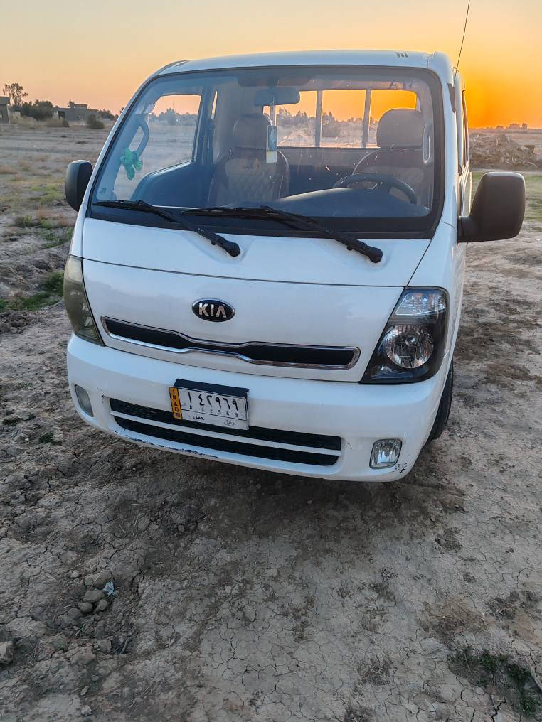 السلام عليكم كيا 2016 سياره جديده مقفوله كفاله عامه من ضربه من صبغ من تبديل جير محركلحداديه كله جديد على وضع الشركه تدفئه تبريد رقم بابل باسمي مكان السياره بابل النيل السنويه لل 29 السعر 108 وبيها مجال حق الجيه الاستفسار على هذا الرقم ***********
