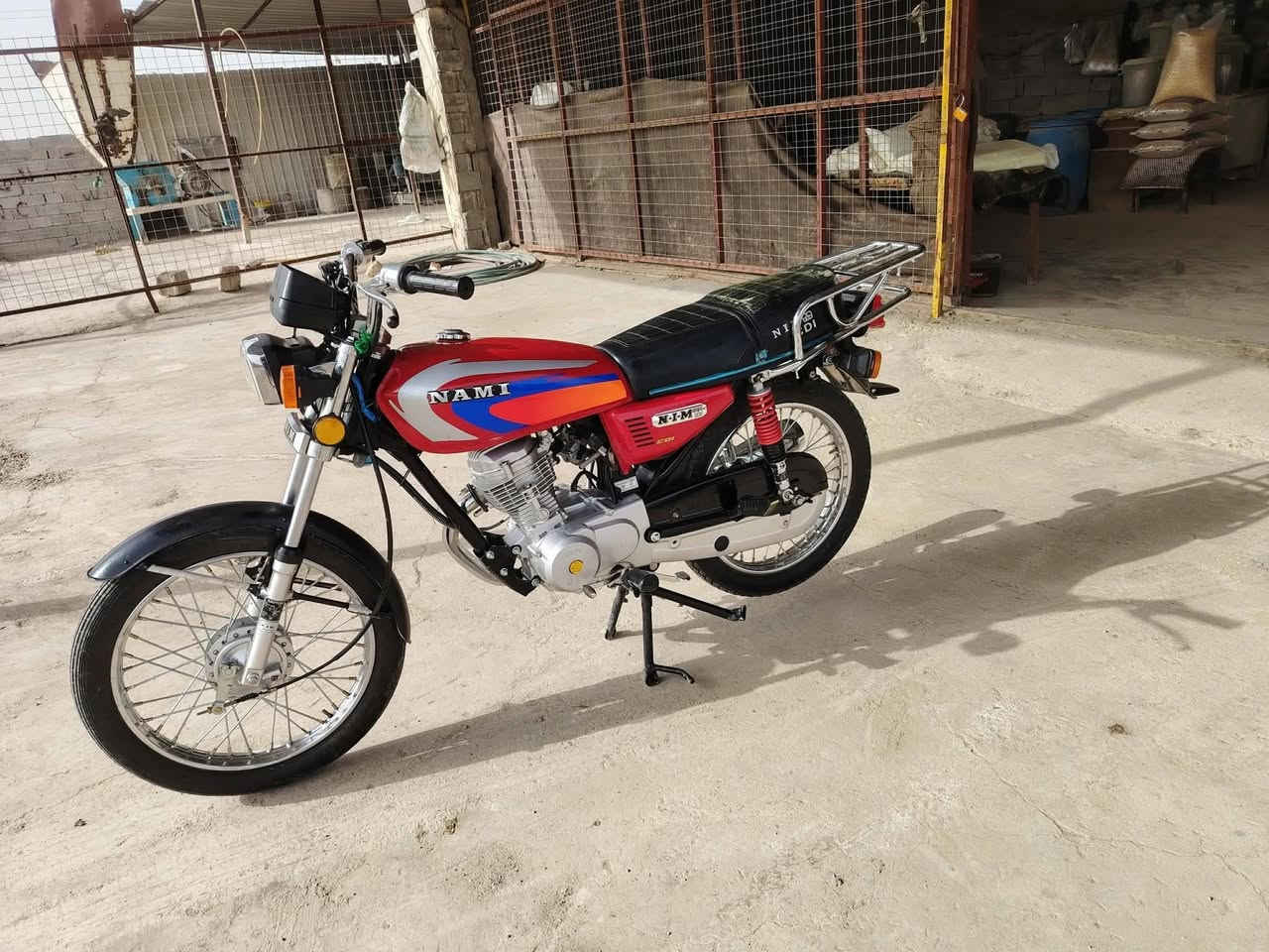 دراجه للبيع موديل 25 نامه امتياز دراجه حلوه كلش كهربائيات كلها شغاله اوراق سكنر مكان ديوانيه دغاره السعر 600 وبيها مجال رقم الهاتف *********** ***********
