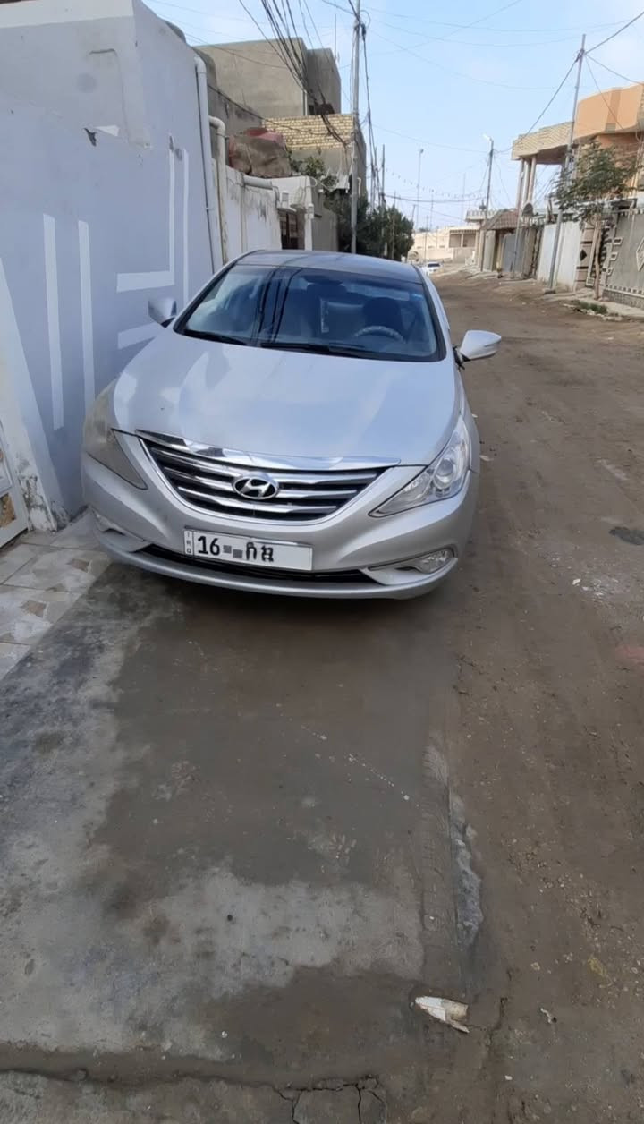سلام عليكم سوناتا للبيع موديل 2015 وارد كوري بيها جاملغ امامي صوب اليسرى مبدل وبارد بالباب الامامي. السعر 115 وبيها مجال قليل للاستفسار الاتصال على الرقم ***********
