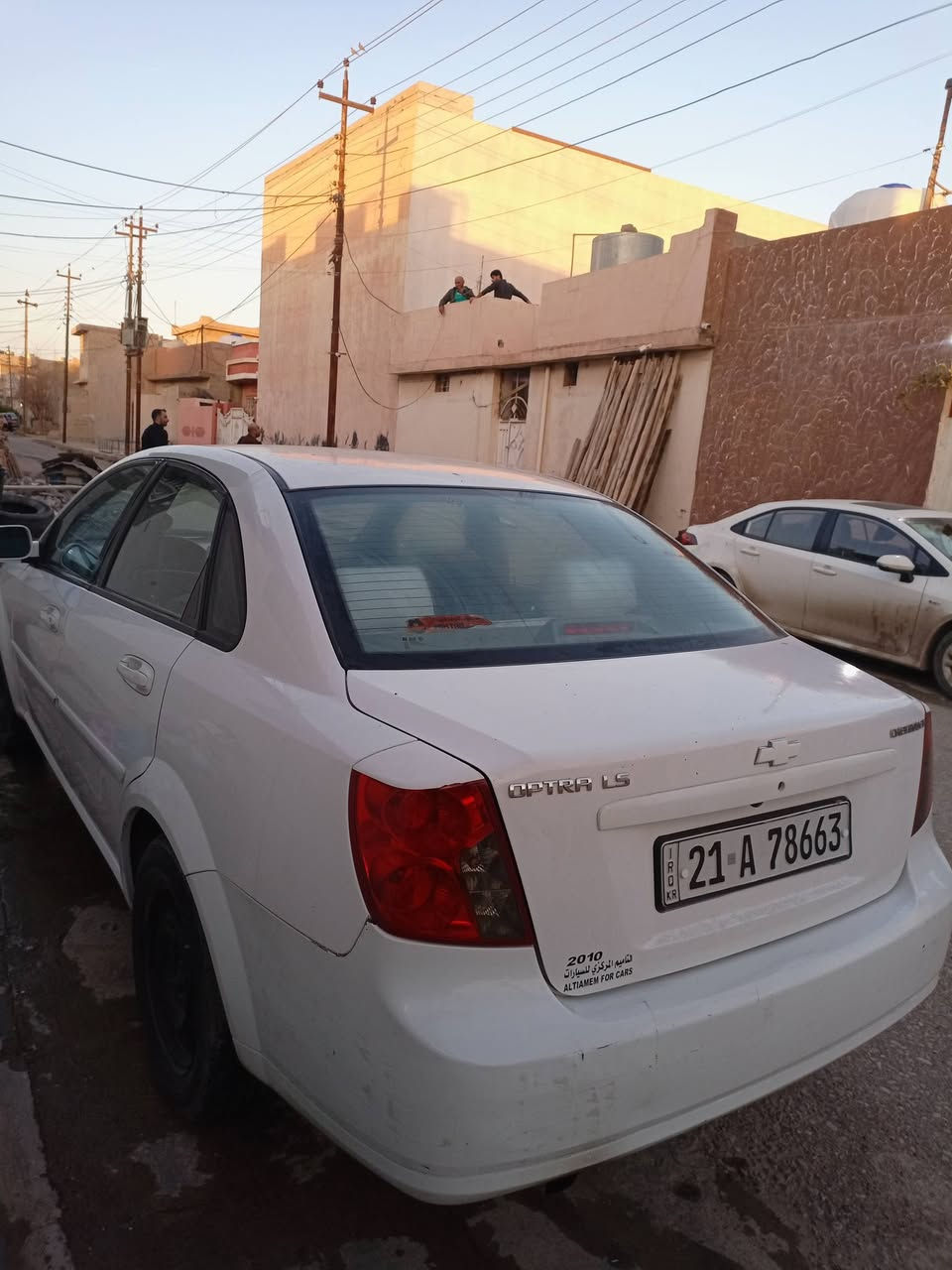 اوبترا موديل 2010 كير أوتوماتيك
سياره مابيها لا ضربه ولا صبغ 
كير و محرك بشرط رقم سنويه جديد 
 دفتر بنزين بيها
مكان كركوك شراي خابرني تدلل 
***********
***********
