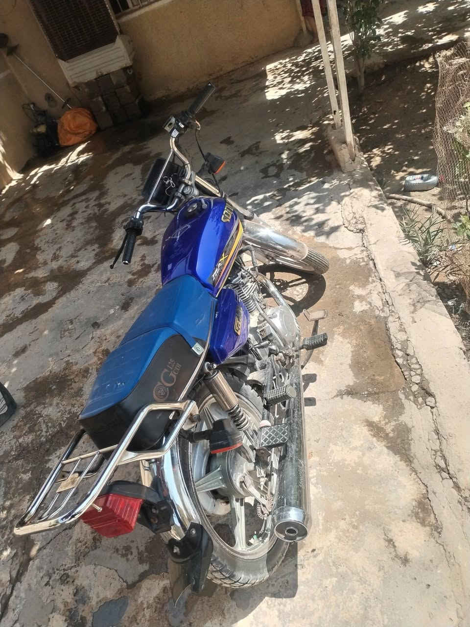 السلام عليكم دراجة ايراني 5 كير سونك دراجة نضيفه عوزها ترتيب سعره 350  وبيها مجال مكاني حي البتول
***********
