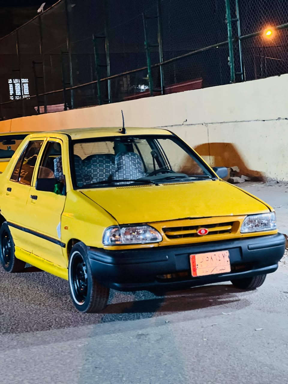 سياره سايبه للبيع موديل 2015 السعر 17 وبيهه مجال البصره الهارثه ***********
