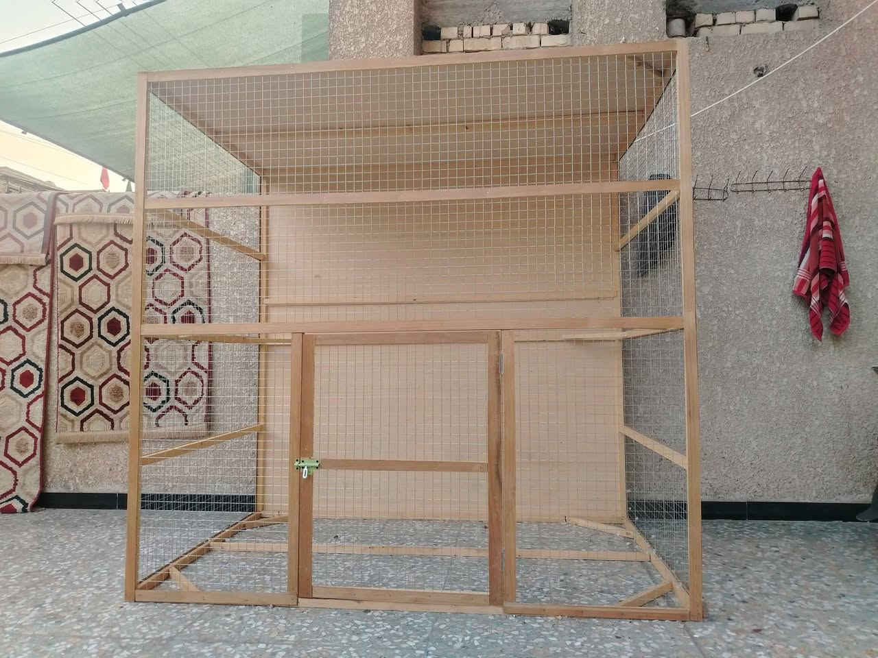 قفص للبيع شلع ٥٠ الف بيه مجال غير متواجد بل فيسبوك خابرني على رقم ***********
