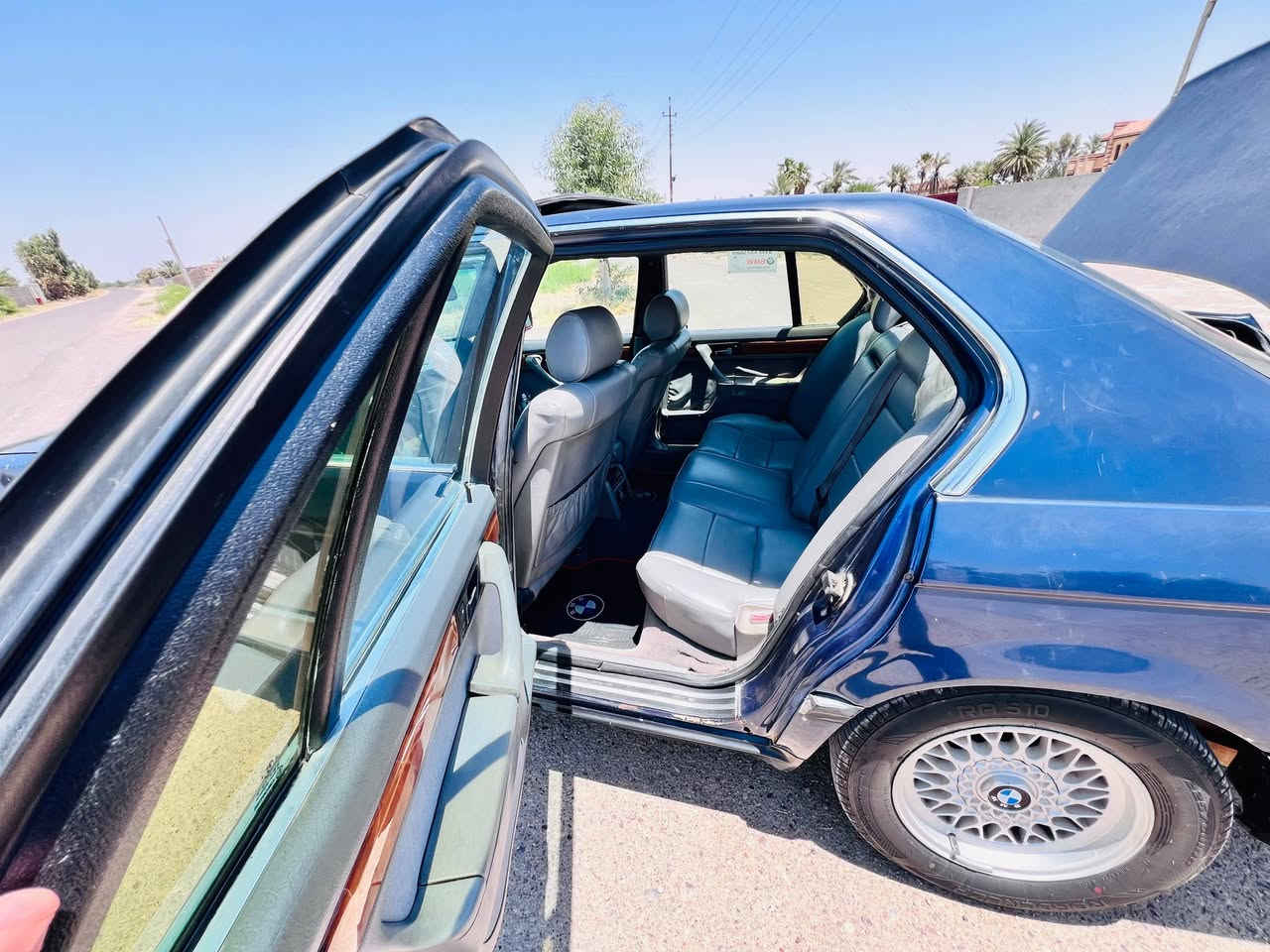 السلام عليكم للبيع BMW 730 مديل 92 رقم بغداد انكليزي سنويه لحد 29 تنفذ تحويل مباشر حدايه جديده
كير ومحرك واكسل شرط
السعر ٤٥ ورقه وبيها مجال
مكان السياره صلاح الدين تكريت (الزلايه) 
للاستفسار الاتصال على الرقم
***********
***********
