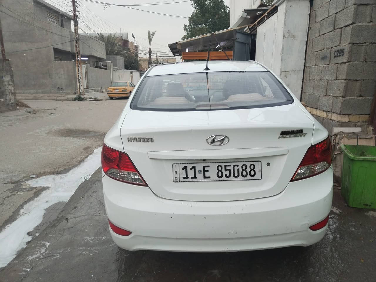 السلام عليكم اكسنت خليجي2013 محرك  1600 دبل قطره  بيهه قطعه صبغ الباب الخلفي جهة العبري  اوشبر جاملغ خلفب جهة السايق سونار بيهه بالمنشور والباقي كفاله كير مكينه مكفوله بسمي السياره هزه جديده مكاني بغداد السعر 97 اوبيهه شي قليل ***********
