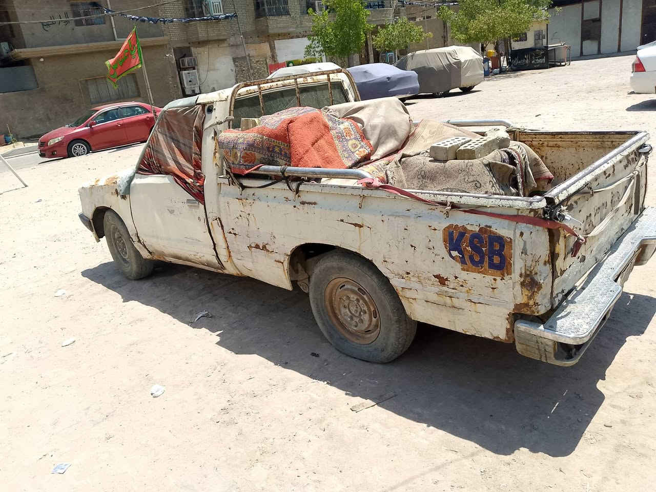من رخصة الادمن سياره داستن موديل 80 بيها زنجيل وضاغطه راعي جان بالمدينه الصدر بس راح لدوره بس منعرف وين ابيع كوم حديد سعر 10اوراق بيها مجال مكان مدينة الصدر ***********
