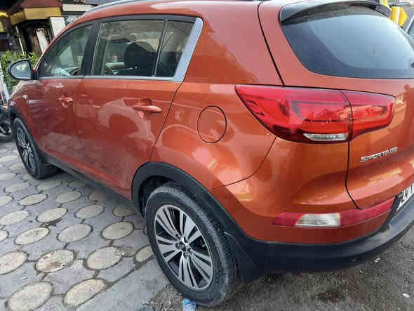 كيا سبورتج موديل ١٦ خليجيه للبيع سعر ١٤٧
رقم دهوك للبيع بس مو هذا رقم البيهة رقم عادي بتحويل ناخذه ونرقم غيره
بدون حادث فقط صبغ البنيد اثر جراد
مواصفات عاديه قماره حديد
ماشيا ١٦٠
سياره جاهزه
موجوده بغداد الجديده او جميله
السعر ١٤٧ 
تلفون ***********
