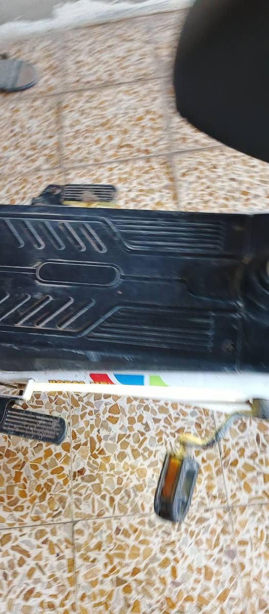 سلام عليكم ماطور للبيع أربعة نمر السرعة الحقيقي 50 لايت عالي ناصي هورن اشاير يمين يسار مدخل شاحنه بريكان ماطور نصيف ما يعوزو شي السعر 250 وبي مجال مكاني حي انتصار شارع


**إذا كنت صاحب هذا الإعلان وتريد حذفه لأي سبب، رجاءا أرسل رسالة إلى الدعم الفني**