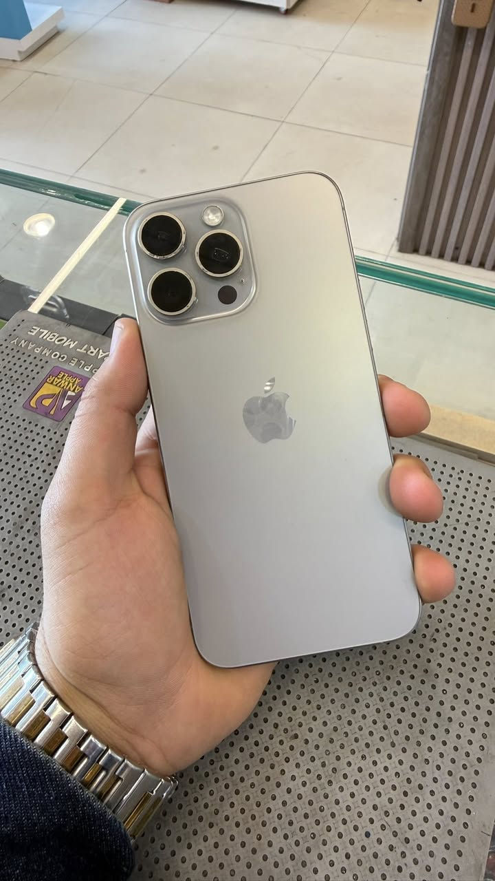 سلام عليكم 15 برو ماكس ذاكره 256 بطاريه 89 جهاز فول مكفول سعره 850 عنوان سيديه شارع تجاري***********
