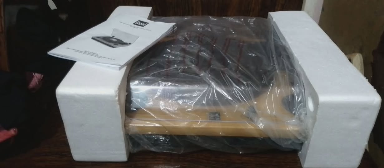 گرام مشغل اسطوانات فينيل الحجم الكبير جديد بي فطر زغير بلكفر الشفاف بسبب النقل بي 3سرعات وبي بلوتوذ صوته قوي وسعره 65مع التوصيل


**إذا كنت صاحب هذا الإعلان وتريد حذفه لأي سبب، رجاءا أرسل رسالة إلى الدعم الفني**