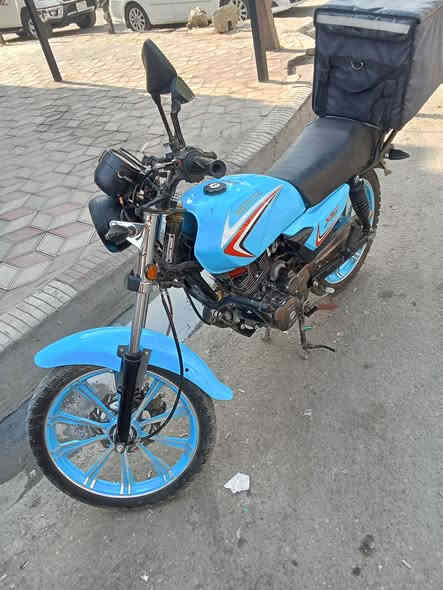 دراجة شاينك موديل ٢٤ اوراق بدون كمرك  دراجة نظيفة  محرك برغي ما مفتوح بي نمر تخبل  بريك امامي خلفي كهربائيت كلة شغاله  نكرة سلف   فقط نقصها دشبول عاطل ما بية نضوح ابد تجي تاخذة من بيتي مكاني بغداد المشتل سعر ٧٠٠ بيه مجال  ***********
