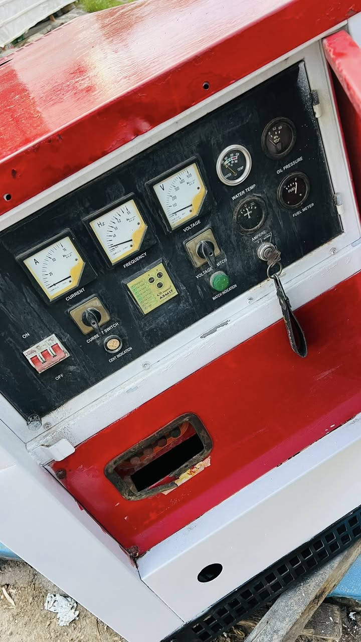 سلام عليكم اخوان

مولد بيركنز صيني للبيع
كاتم
راس التوايد30KV

مكينه صافيه لابخار ولاتنقيص 
مولده نظيفه حيل مابيها اي نقص
السعر مناسب ١٨ ورقه
مكانه الانبار -صقلاويه
***********
