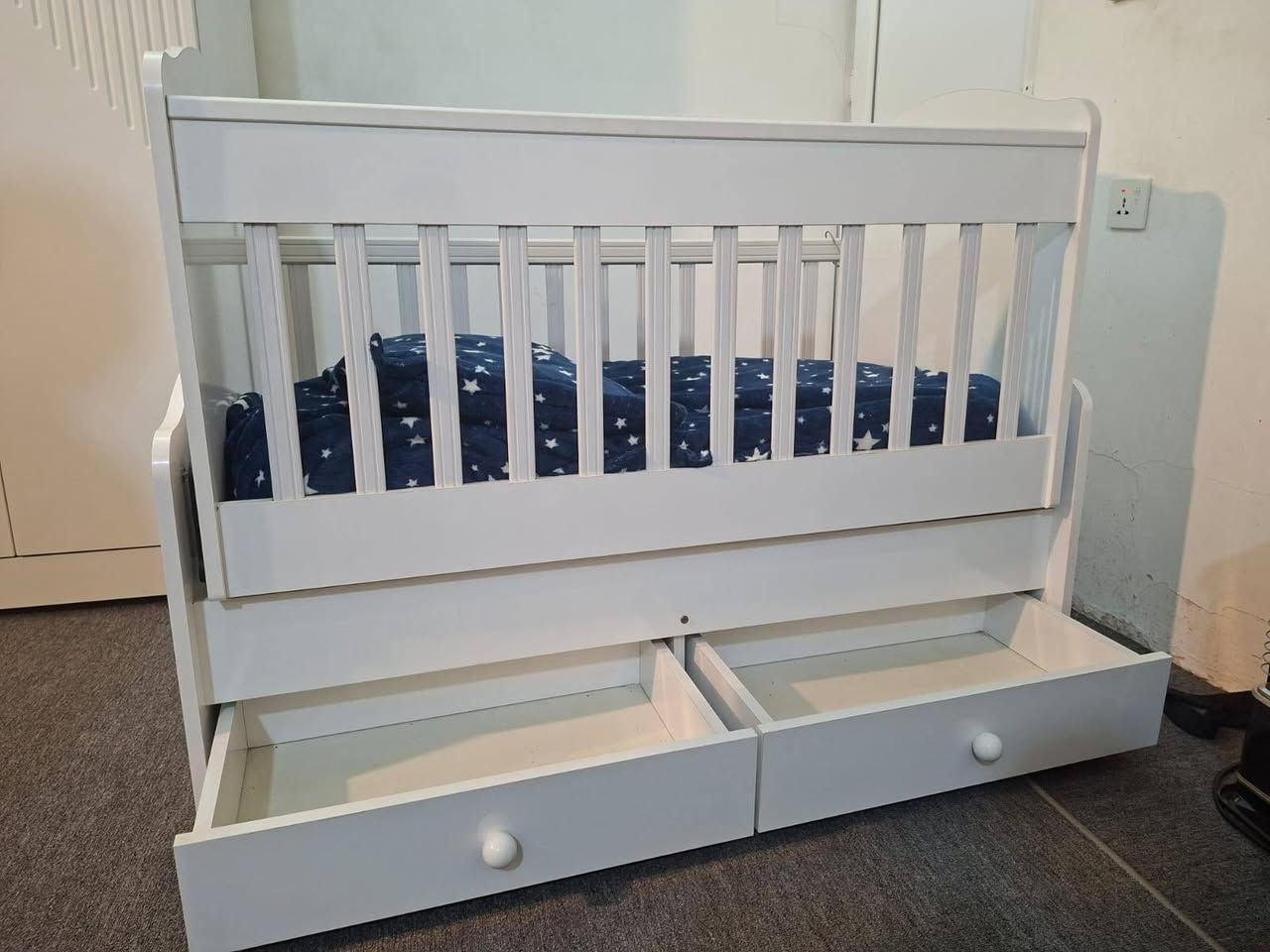 تاخم نووستنی منداڵ 
یان لەیلوکی منداڵ 
زۆر خاوێنە و بێ کێشەیە 
بۆ فرۆشتن 
درێژەی 1 مەتر زیاترە 
پانی 60 سانتم زیاترە
سعری 60 هەزار أربيل, العراق


**إذا كنت صاحب هذا الإعلان وتريد حذفه لأي سبب، رجاءا أرسل رسالة إلى الدعم الفني**