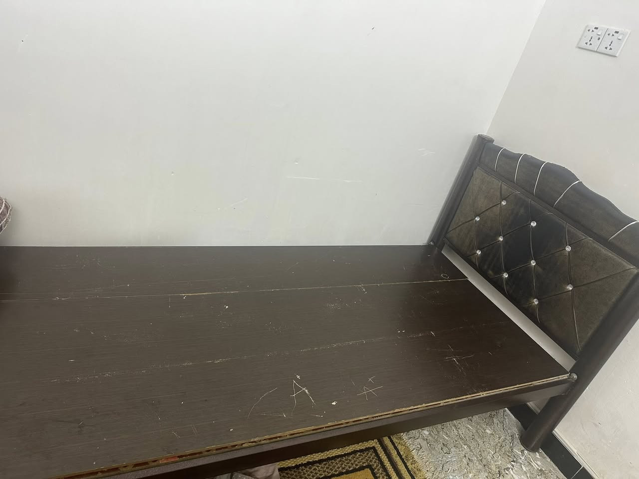 بلازما حجم ٤٢مع ميز  نوع دنكا بدون نت وبلازما حجم ٣٢ شازونا وجرابي خديد عدد ٢ مكان مدينه الصدر***********
