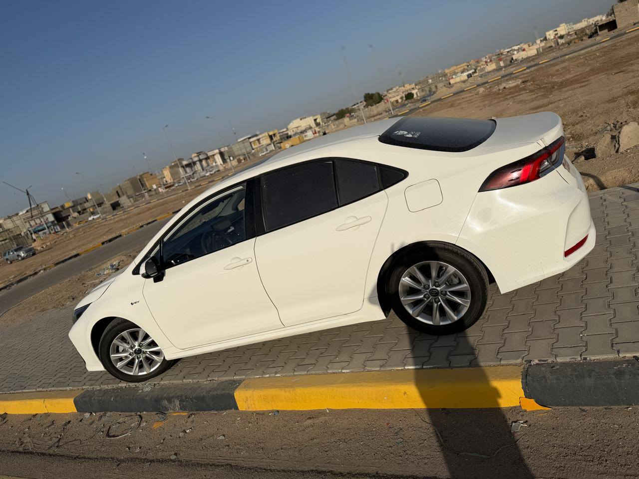 السلام عليكم سياره كورولا موديل 25 ماشي الف  12,000 عنواني بصره سياره والمواصفات فول كفاله عامه رقم بغداد مطلوب للمصرف اخت زيرو داخل جلد رقم الهاتف***********
