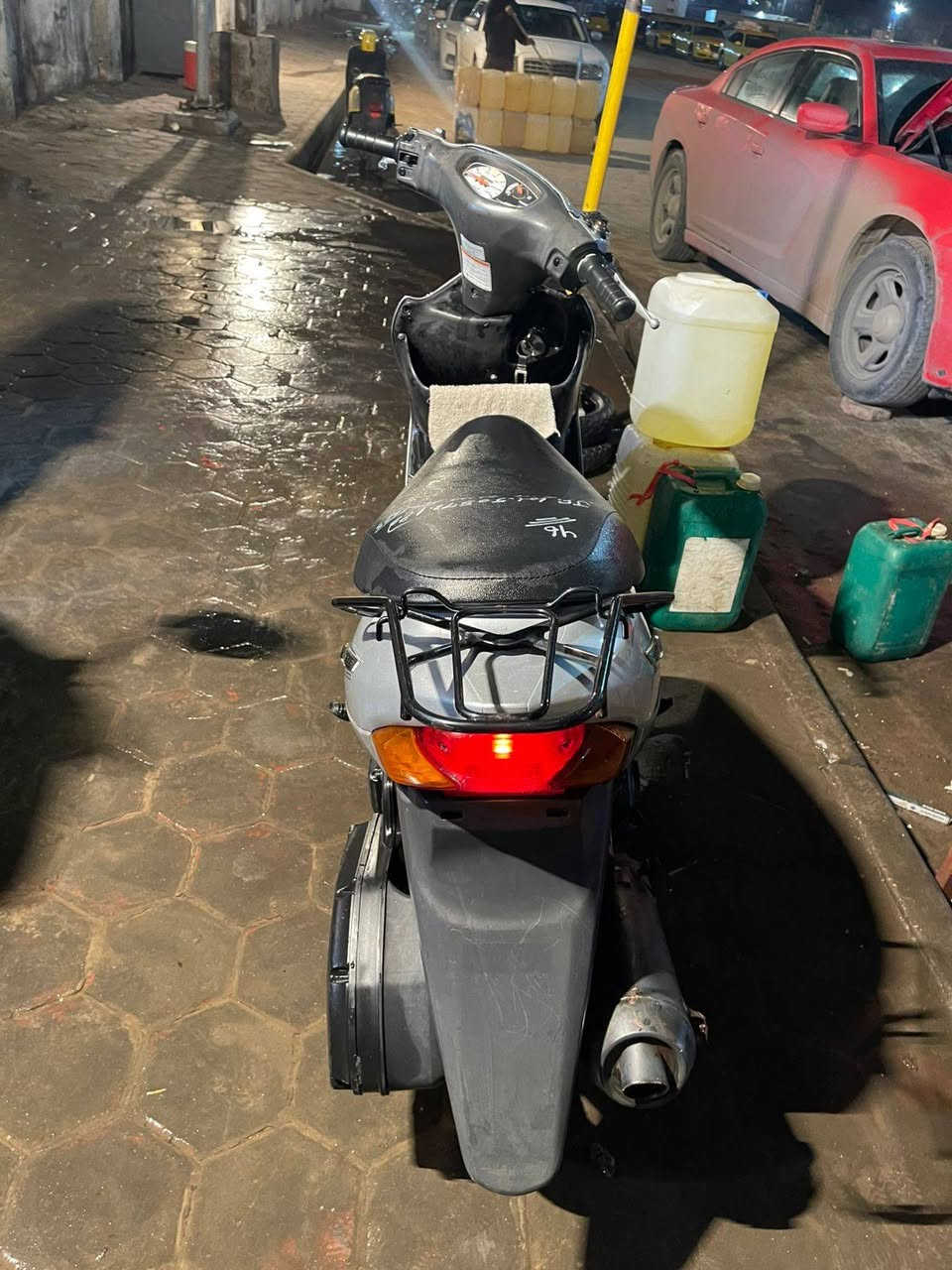 سلام عليكم دراجه ادرس ياباني قديم للبيع دراجه خير من الله كهربائيات شغاله مكينه نضيفه نقصها بس استان وسط فقط السعر 550 وبيها مجال مكاني كوت الشهداء هذا رقمي ***********
