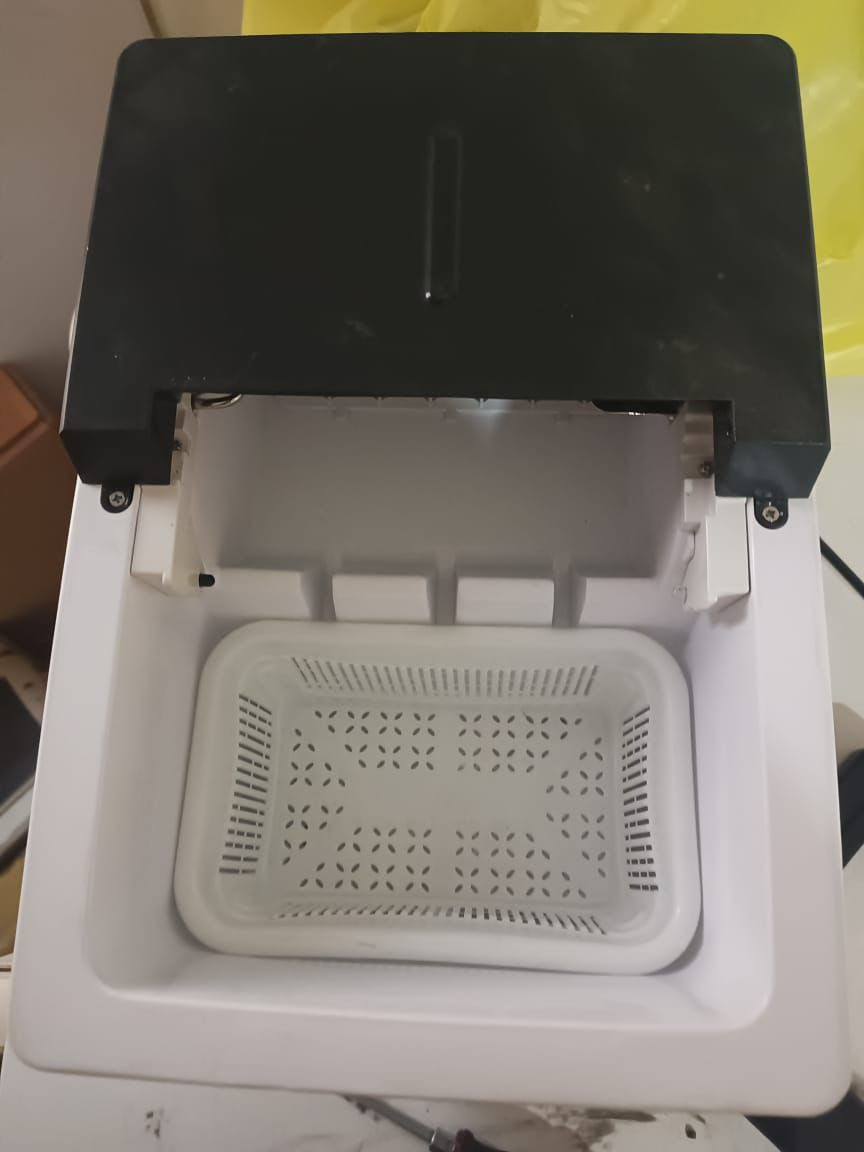 مكوى جديد مابي ضرر اريده ٧٥ صانعه ثلج جديده 
 ماركة سلفر كرست 
تصنع 9 قوالب ثلج٥٠بغداد محموديه


**إذا كنت صاحب هذا الإعلان وتريد حذفه لأي سبب، رجاءا أرسل رسالة إلى الدعم الفني**