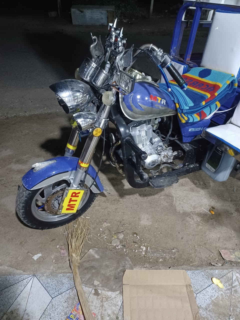 السلام عليكم درجه للبيع 7 رقم انكليزي بسمي
شاصي كفاله عامه 
درجه مال جناني مستعجل على بعته مكاني مشخاب 
وهاذه رقمي ***********
رجان الي مايشتري لا يعلق تره يسمع كلام مو حلو
