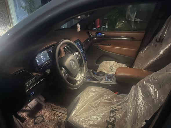 السلام عليكم عندي جيب اوفر لاند فول مواصفات خليجي مكفوله من كلشي عدا بارد ثلاث أصابع بالجاملغ اليمنى موديل ٢٠٢٠ ثلاث شاشات مابيها اي نقص ماشيه ٧٣ الف بدون شخوط بدون نكرات مكان بغداد السعر ٣٤٠ وبيها مجال رقم الهاتف ***********
