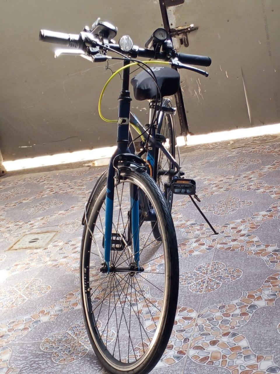 اسلام عليكم بايسكل هجين رياضي خفيف🚴 الوزن السرع ملاته 5نمر جديد ما مستخدم ومزود بغراض كامل السعر🚴 175وبي مجال المكان المسيب حي الجامعه مقابل معمل الاسمنت 🚵الاتصال عله الرقم ***********
