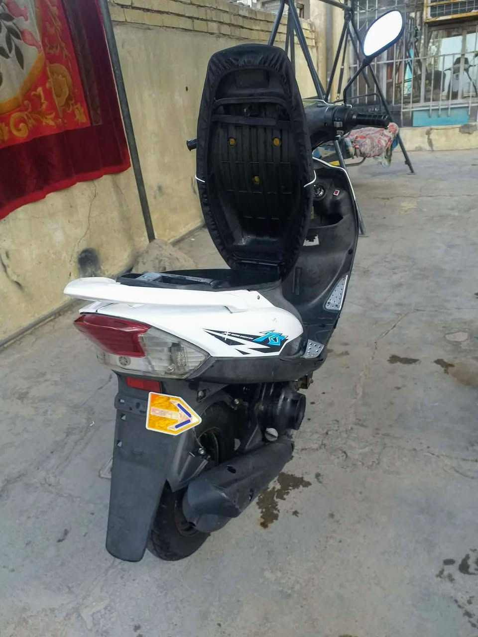 السلام عليكم دراجه ماكس عدله للبيع نكره سلف وهندر مكينه بلاديه  مكفوله من تبخير نضوح صوت شلعه ومعدل شك الكاع كفرات بلادي كلها ختم واحد كهربائيات كلها شغاله هورن اشاير لايت كله شغال دراجه خير من الله كامله مكمله مابيه اي نقص السعر 550 وبيها مجال للشراي مكاني بغداد الامين الثانيه وهذا رقمي ***********
