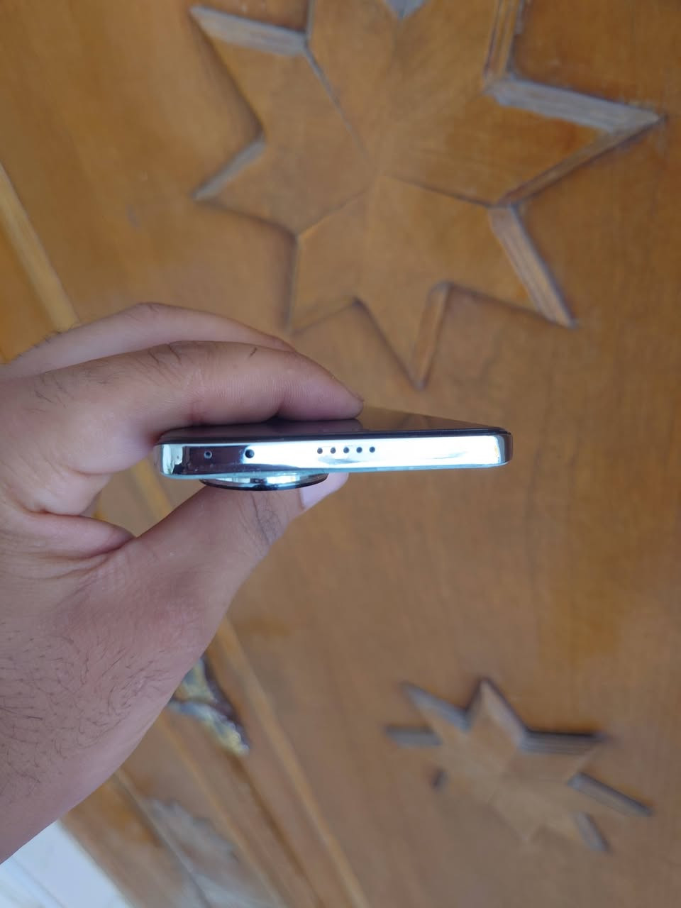 السلام عليكم جهاز هونر 200 برو ذاكره 512 رام 12+12 معالج Snapdragon 8s Gen 3 البطاريه 5200 ملي امبير الشاشة: OLED مقاس 6.78 بوصة، دقة 2700×1224، معدل تحديث 120 هرتز كامره أماميه متوقفه بيه كسر بضهر السعر 280 بيه مجال بسيط مكاني حله رقمي ***********
