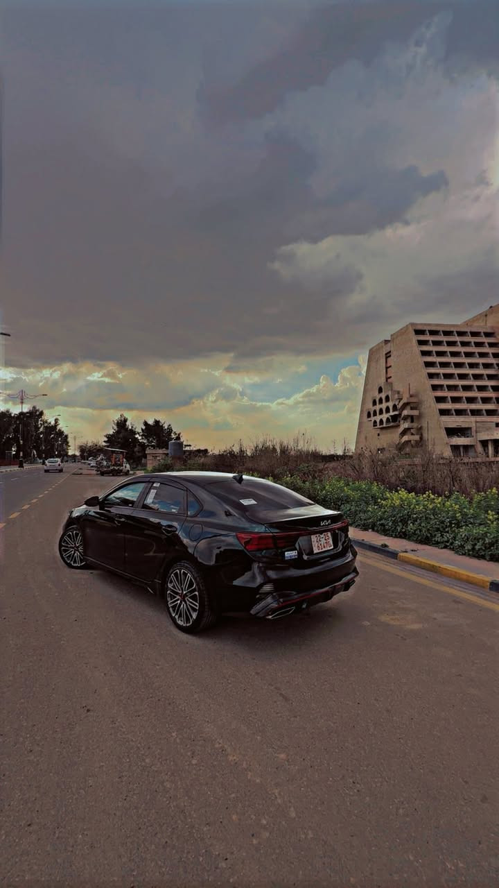 السلام عليكم 
فورتي للبيع 
فول (1/1)
محرك (16 توربو) 
ضررها جاملغ خلفي جهة سايق بس 
وماشيه (52)الف 
موديل (2023)
مكانها (موصل) 
وهذا رقم واتصل إذا شراي 
(***********)
