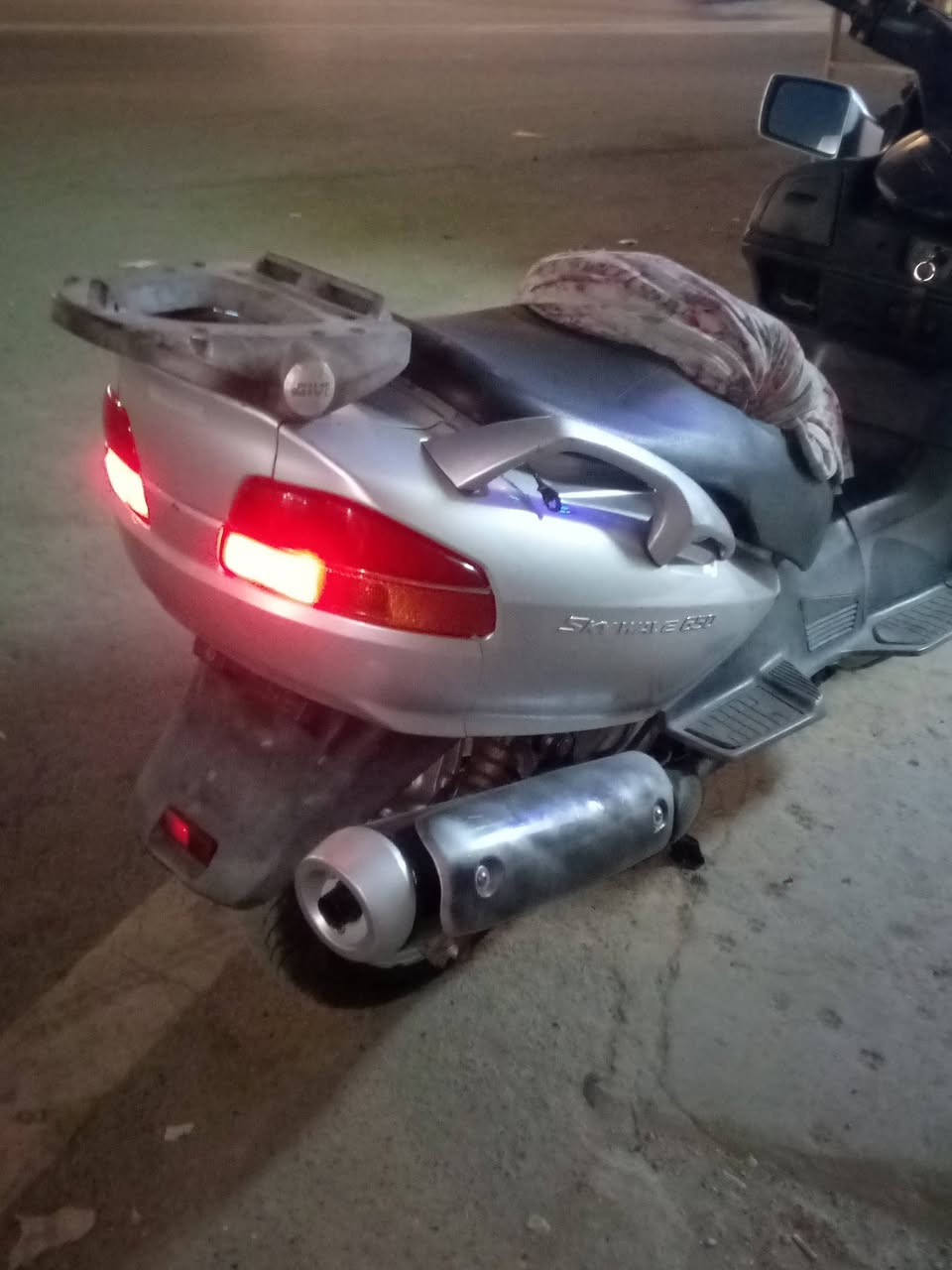 السلام عليكم تفصيخ شتريد  جوا السوك مكاني بغداد الدوره توصيل ماكو الكير ابو ربع كفراته سعرهن ب 100 هن والسوادات توربين ب 100 واذا تريدها شلع ب 350, كوم حديد هذا رقمي ***********
