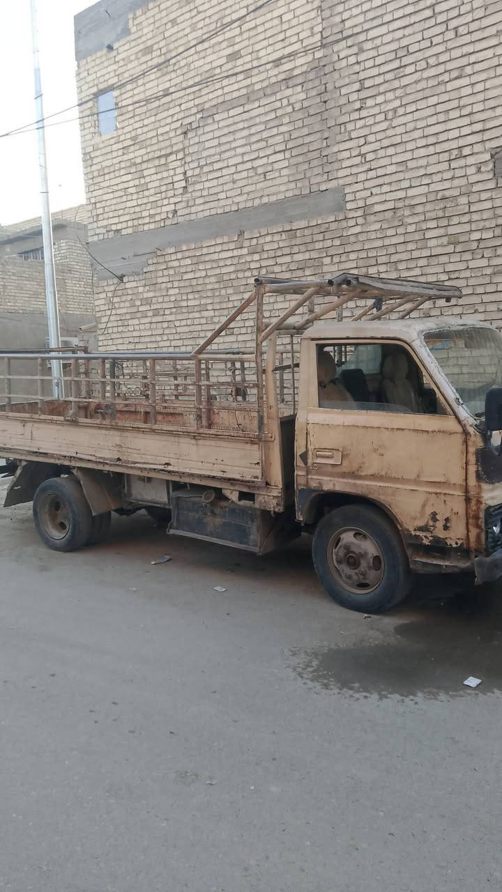 سلام عليكم داينا ميسوبيشي موديل 1981 مكينه شغاله السيارة شوفة عينك السعر 30 وبيها مجال للشراي عنوانها بغداد الامين الثانية سكينه لل اتصال ***********
