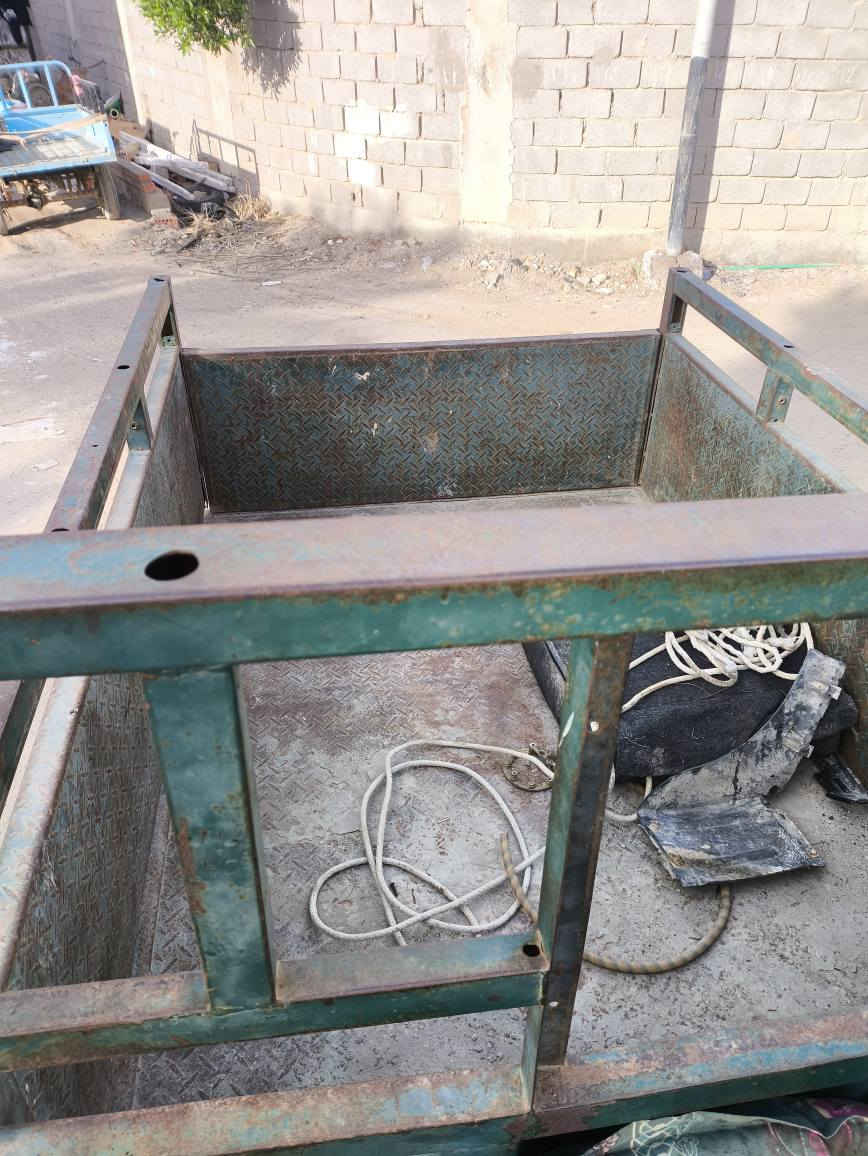 ستوته همر محرك نضيف 200 كهربائيات شغاله نكره سلف اكسل لطش جديد بدي نضيف موجود تحويل.     *********** ابو الخصيب, البصرة
