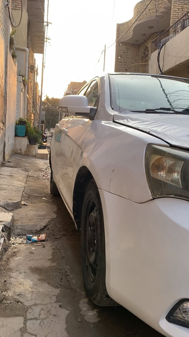 السلام عليكم سياره ام كراند ٢٠١٣ الاستفسار اتصل عل رقم بيها تبريد واكف بنيد مبدل  مكينه كير محورات١٨٠٠ مكانها العماره *********** /السعر ٤٣ بيها مجال
