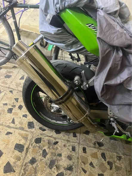 سلام عليكم 
صالنصه مال كاوسكي جديده كللش وقطره لحين مابيها جديده كللش هيّا وقفيصها 
بيها بس زرف صغير ورا قفيص ومبين

سعرها ١٥٠
مكاني كراده 
*********** Honolulu, HI
