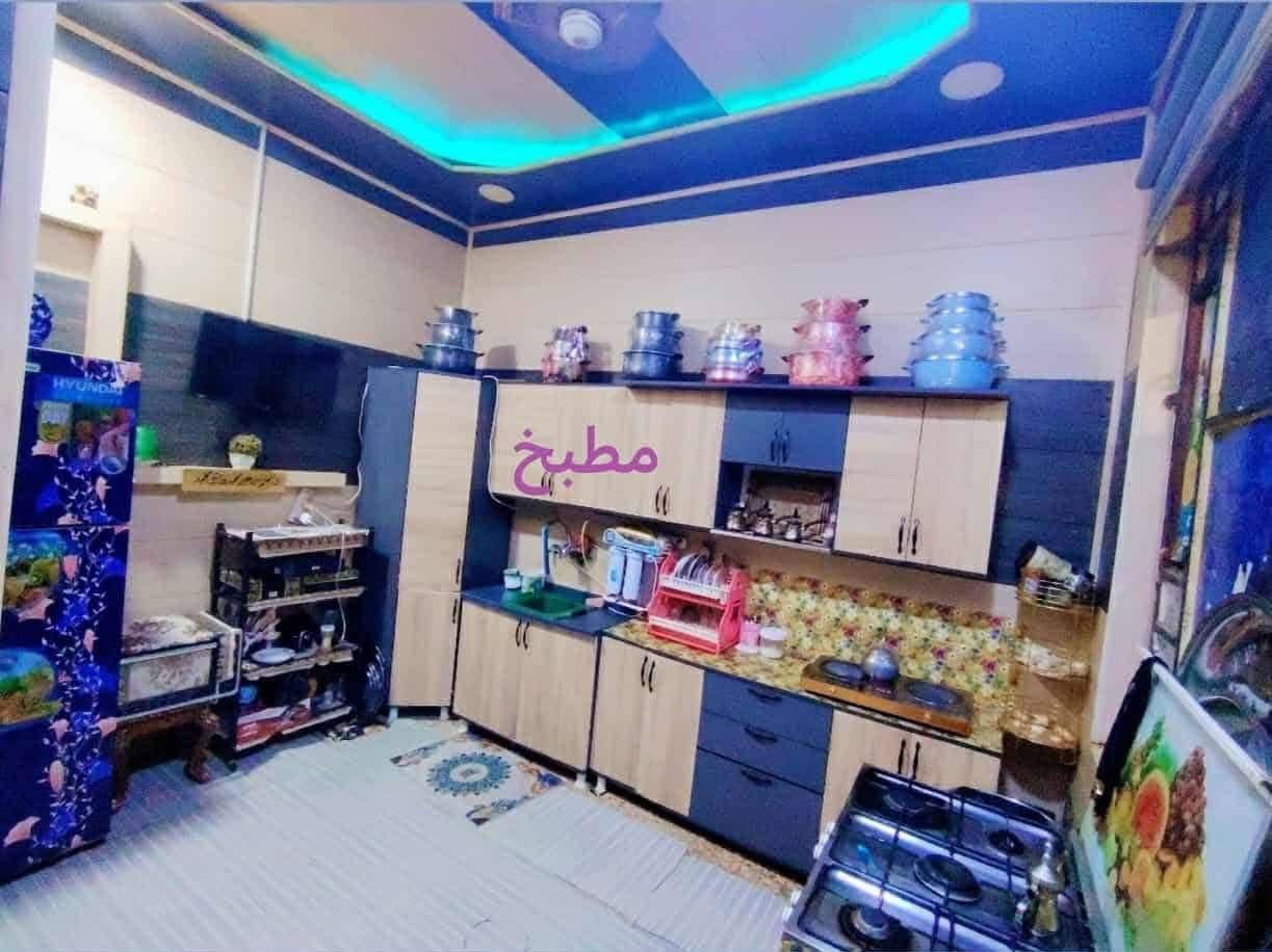 بيت للبيع ناصرية مدينة الصدر مساحة 125 متر طابقين الاول يتكون من غرفه وصاله وهول ومطبخ واستقبال وصحيات والثاني غرفتين كبار وصاله جبيرة ومطبخ وصحيات ومخزن البيت بالفرع مقابيل جامع الامام علي البيت مرتب وخارطتة كلش حلوه وارتفاع متر عن الشارع والبيت أعله البيوت الموجوده بالشارع استفسار اكثر خاص او على الرقم *********** واتساب مفتوح على المبادرة ماابيع
