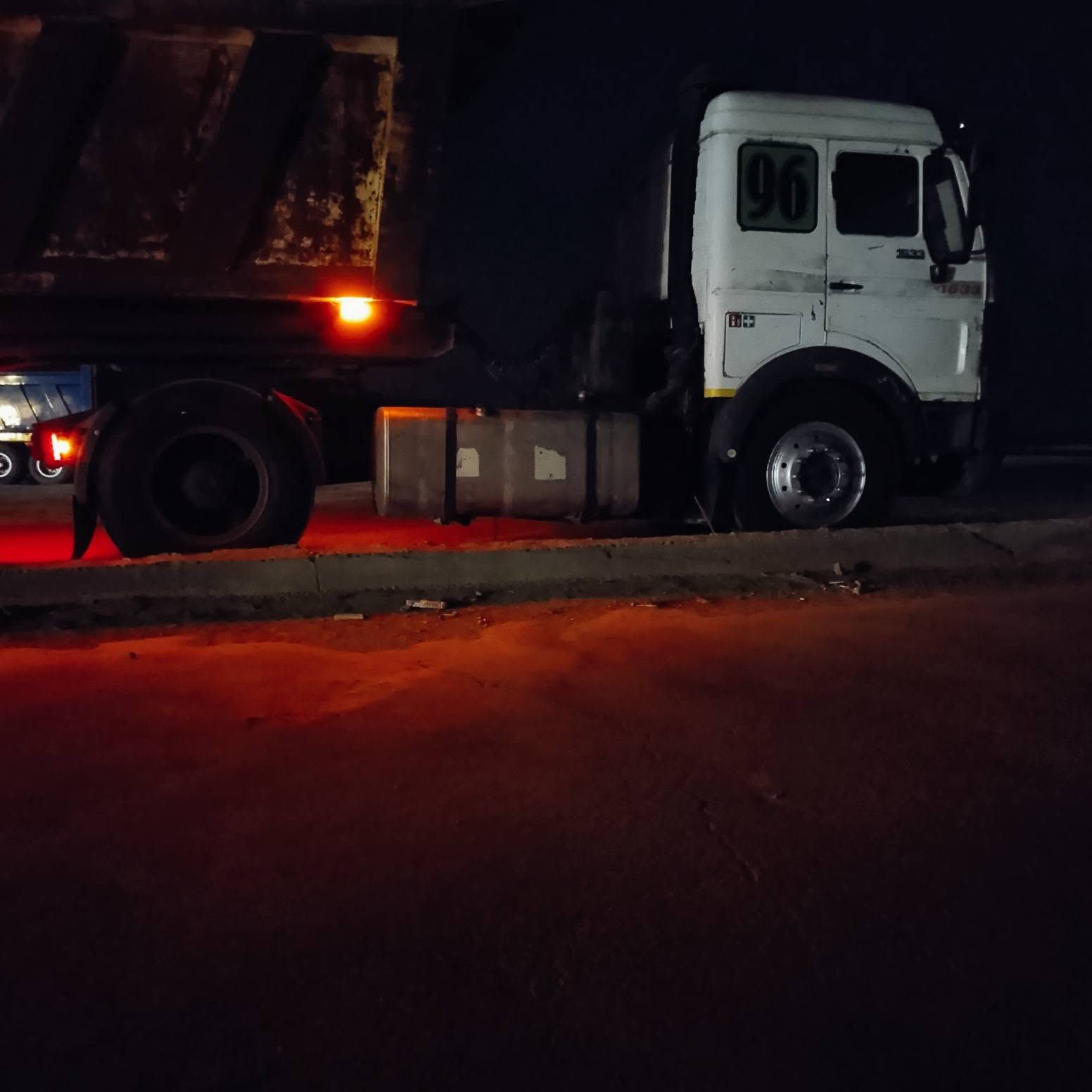 نالبي موديل 89مسجل 91بسنويه مكينه 35جديده گير 160 شاصي محور طويل مكفول عربانه علم 2007تباع راس وعربه وينباع بس راس مربوطه غلاب بسمي وسياره جاهزه  مكلف بنشر رقم صاحب سياره *********** المكان السماوه
