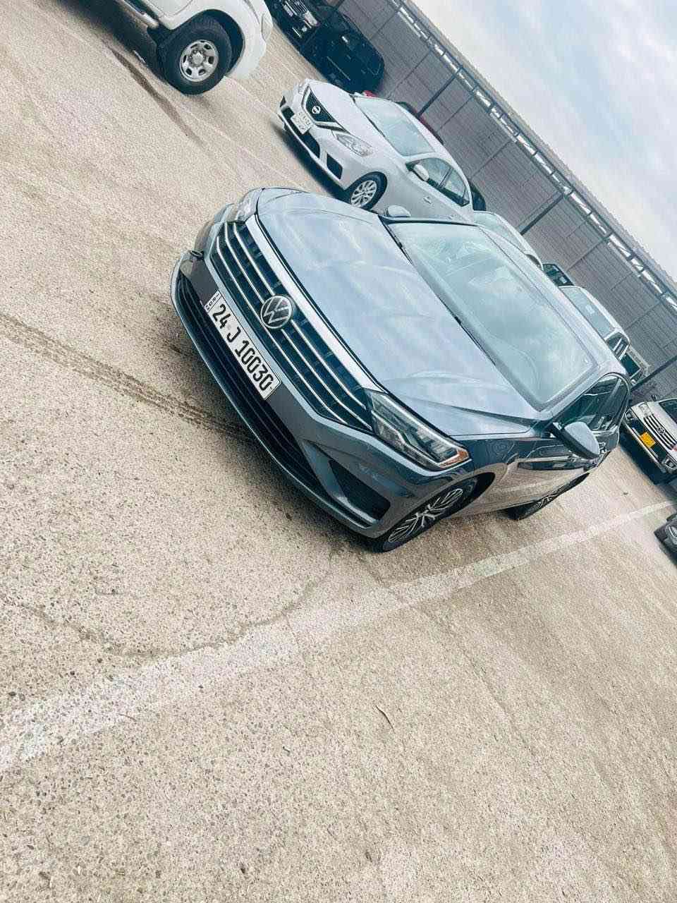 سلام عليكم ورحمة الله وبركاته 
VOLKSWAGEN JETTA 2021 S
جملغ و ربع بنيد صبغ 
بدون دواخل و شاصي 
بدون ايرباك 
سيارة جاهز بدون مصرف 
تحويل و وكالة و غرمات بشرط
موصفات S
تحكم ستيرن 
تحديد سرعة 
لايتات LED 
شاشة 
كاميرا رواية خلفية 
رادار خلفي 
رادار امامي 
سعر 148$ و بيها مجال 
*********** أربيل, العراق
