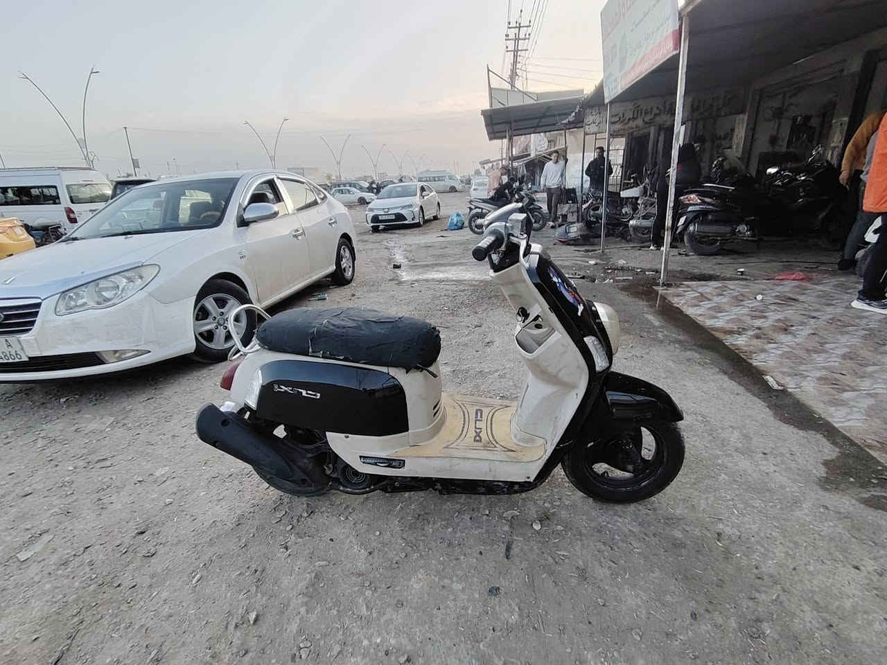 السلام عليكم دراجه ماكس بوليس لبيع كامله كهربايات كله شغال سلف هندر مكينه خرسه اشاير كلوبات كله شغال ماكو اي نقص تايرات جديده مكينه ما مفتوحه برغي بيها السعر 500 بيها مجال حك الجيه راسلني أو اتصل *********** مكاني ديالى خالص هبهب
