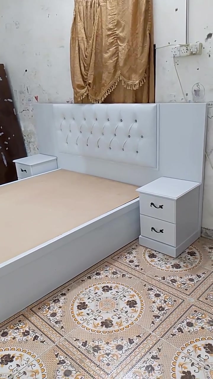 معرض سليم
غرفة نوم كويتيه إيطاليه مستخدمه غرفه شرط جماليه ومتانه ونظافه وشرط إيطالي استعمال الكويت مو تركي ولا ماليزي السعر مليون و350 ألف قفل من الأخير عنوان داخل المنشور  ***********
