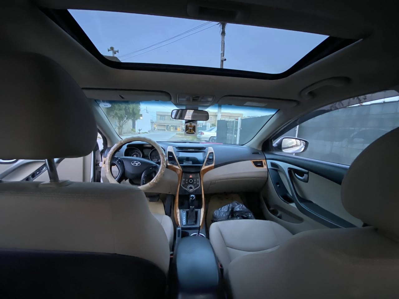 النترا 2015 خليجي محرك 1800 فول مواصفات ماعدا البصمه رقم اربيل سنويه جديده ل2030شرط تحويل بيهه بونيد مبدل بدون دواخل موضح بلسونار السعد 125 وبيهه مجال***********
