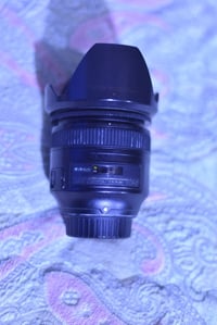 عدسة 85 g F 1.8  ب 350 الف  مكاني شهداء البياع  07700677728