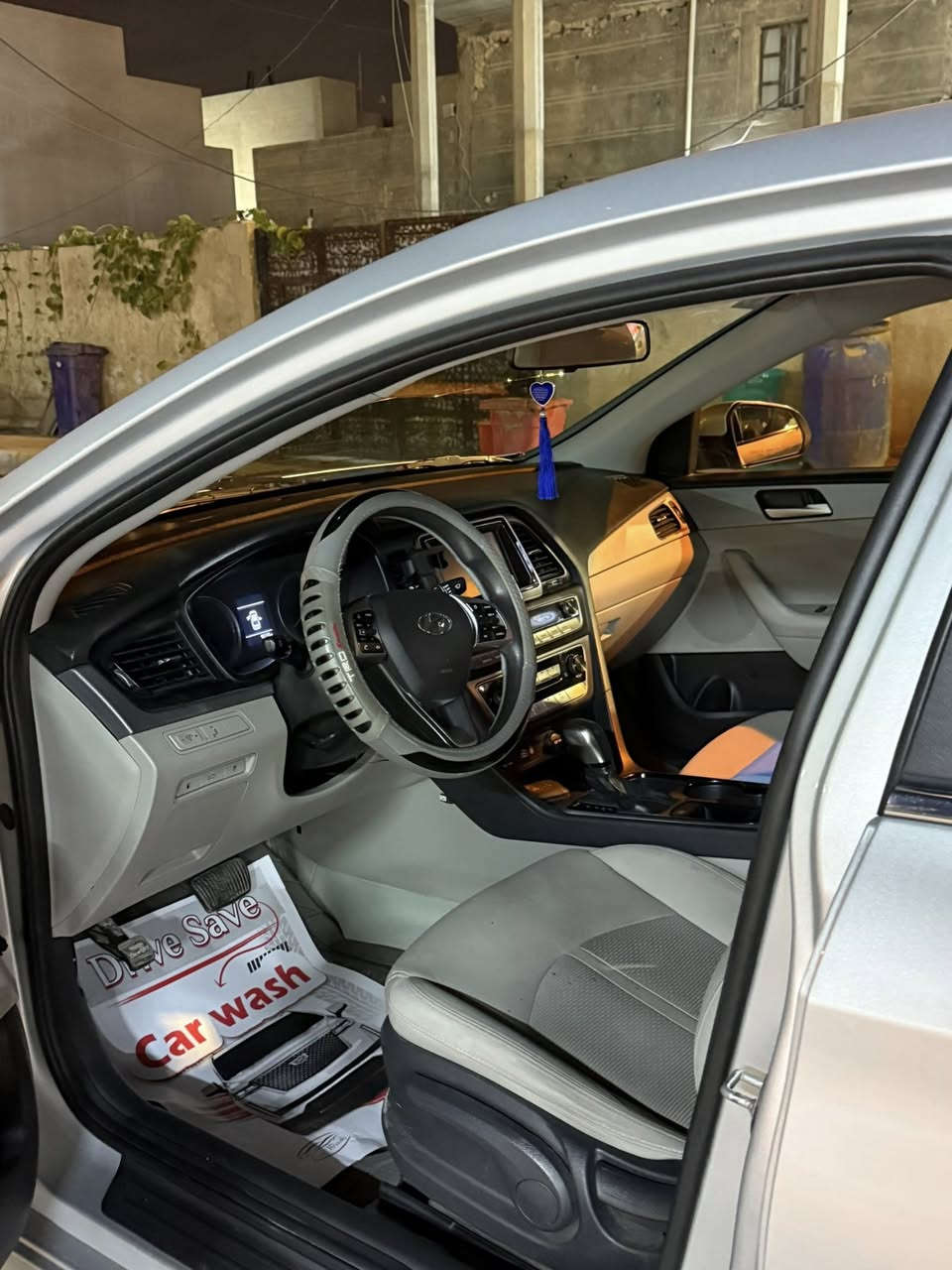 السلام عليكم
سوناتا 2019 أمريكي 
رقم أنبار بأسمي 
تحويل مباشر 
ضرر جاملغ وربع البنيد بدون دواخل 
سعر 138 بيها مجال قليل 
سعر مال 2015 بيع سريع 
***********
