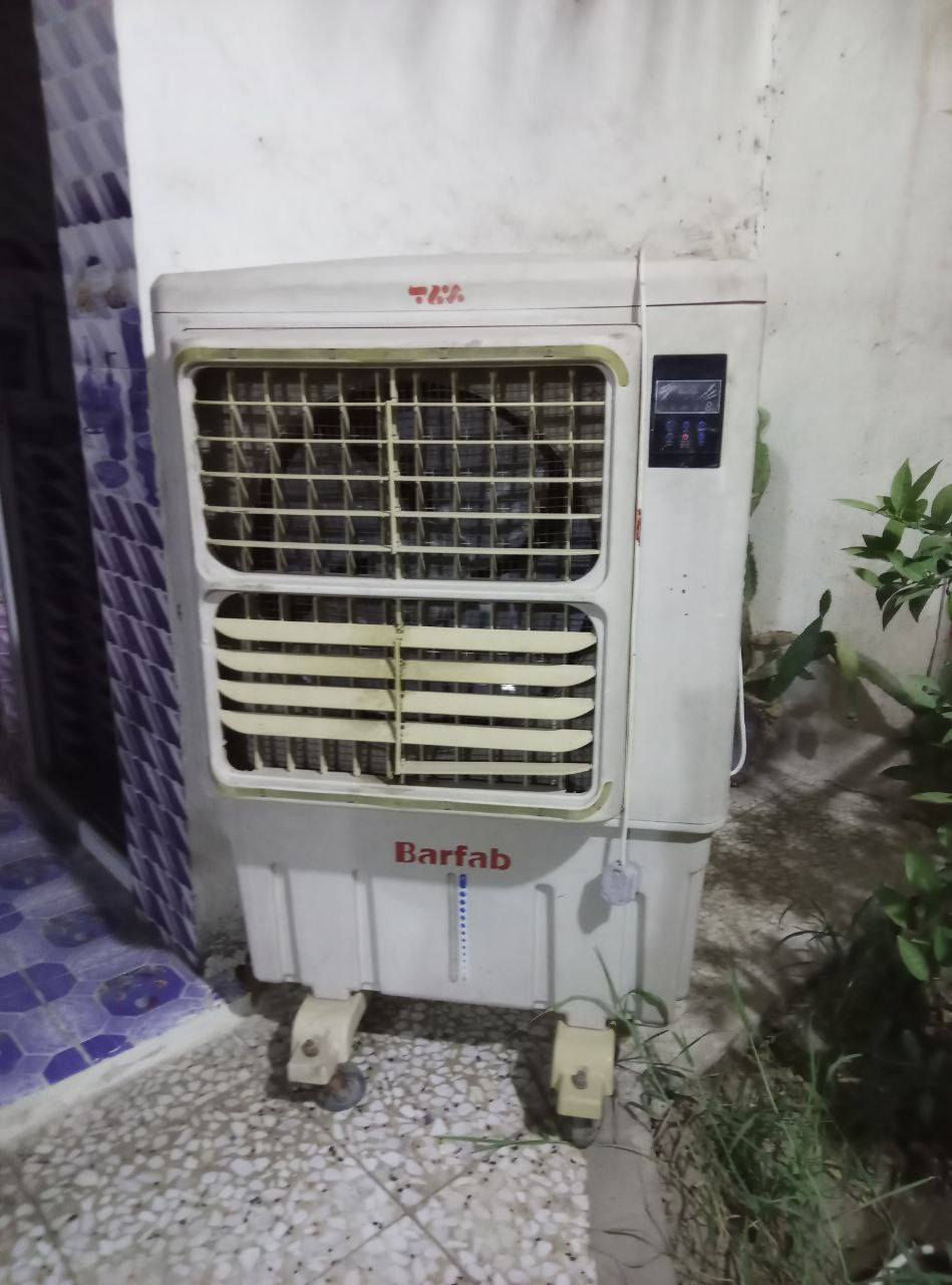 المبرده ١٠٠
الميز مع الكراسي ٥٠

كنتور  والجربايه ٥٠

كاروك  ٦٠

ويوجد بلي ستيشن ٢ السعر ٤٠

صوبه ٢٥
للاستفسار على الرقم ***********
