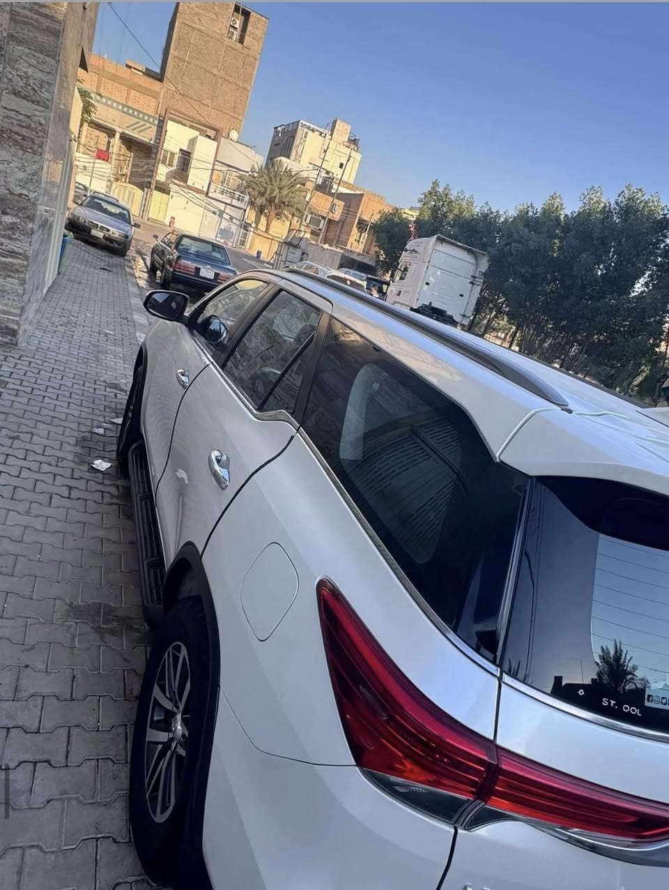 سلام عليكم فورجنل للبيع (VXR )2017
1.سياره بصمه.                                                                              2.كشنات سياره جلد.                                                                  3.ايبادات خلفه بلاديه.                                                                       4.لايت زنون.                                                                                  5.صندوق كهربائي.                                                                         6.كامره خلفيه.                                                                             7.7راكب                                                                                          8.شفتات بل ستيرن.                                                                       9.تحديد سرعه.                                                                              .                                                                                       11.سياره ماشيه 185.                                                12.شاشه واسعه.                                                                    13.بس اشويه بارد مثل ما امبين بل صوره                                                                                                                             .                                                                                                                            16.كفاله بل صبغ.                                                                 17. فور ويل.                                                                                 6.18سلندر                                                                             19.كشنات السياره جديد.                                                  20.دوخل سياره جدد.سعره275 بيها مجال
الرقم الأستفسار ***********
