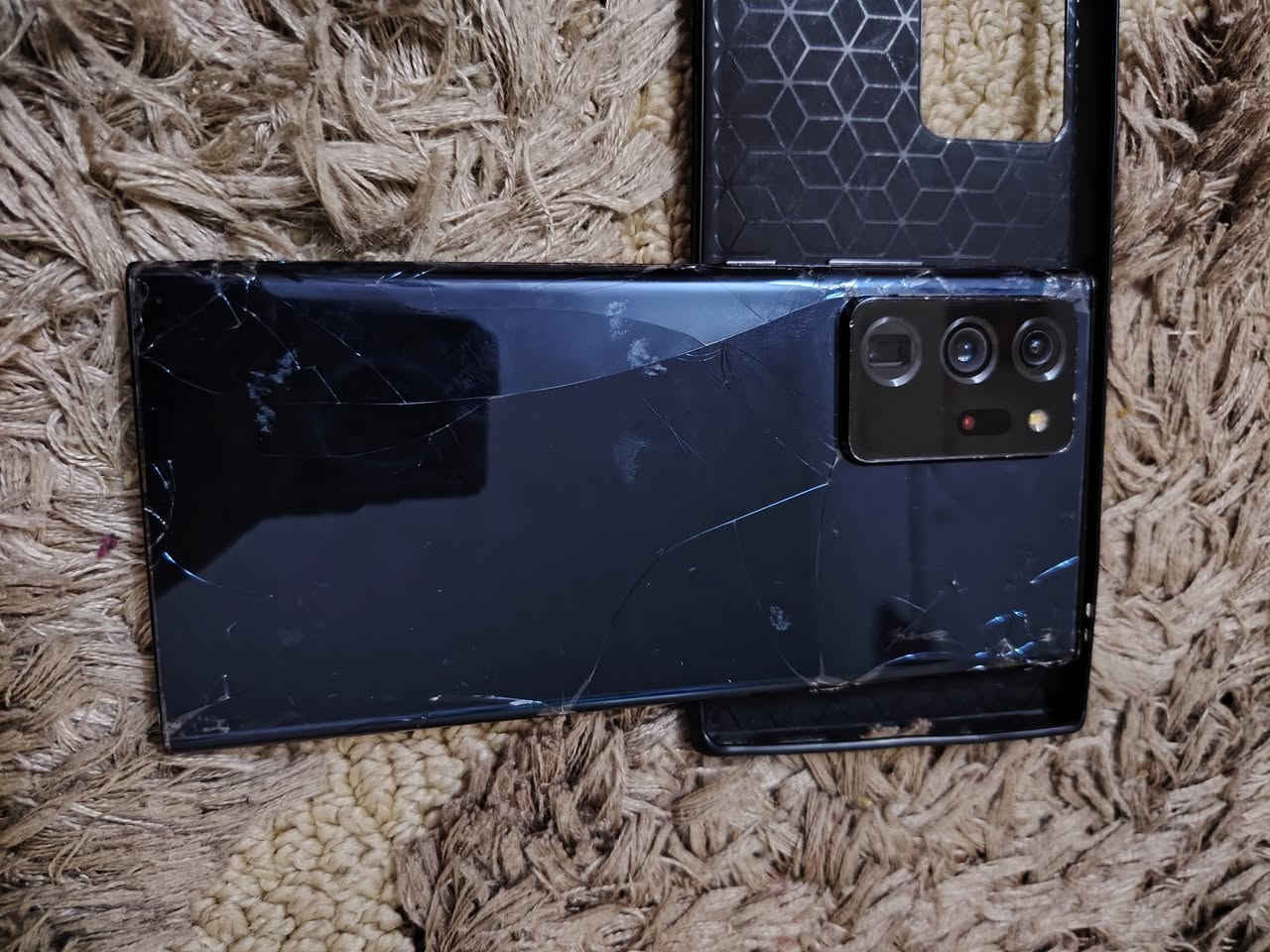 سلام عليكم Galaxy Note20 Ultra
فقط ضهر مفطور ومثل مموضح ب صوره وشاشه بيها نقطه سوده وا ماثر ع شاشه سعر١٨٠ الف


**إذا كنت صاحب هذا الإعلان وتريد حذفه لأي سبب، رجاءا أرسل رسالة إلى الدعم الفني**