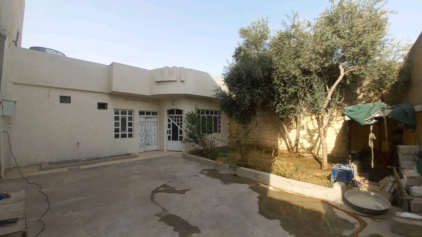 الرشيدية قطاع الخامس قرب جامع الورشان 
عدد الغرف 3 + استقبال
المساحة 254م 
للاستفسار اكثر اتصل بالرقم 