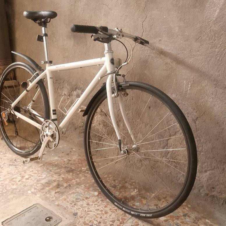 سلام عليكم شباب 🤝
متاح c700,, حجم 28،، الفريم 460،،مال حاوية،، 
معدن // المنيوم خفيف جد 
مريح 😊 سلس بل سياقة 
بريكات // كير شغال 7 سرع ب 1 امامي
تايرات كتان اصلي جدد،، درجة مامستخدمة وضع الشركة،، تاخذة وتروح بدون ما تصرف علي ربع 
سعر 130،، فقط،، مكان بغداد  بلديات،


**إذا كنت صاحب هذا الإعلان وتريد حذفه لأي سبب، رجاءا أرسل رسالة إلى الدعم الفني**