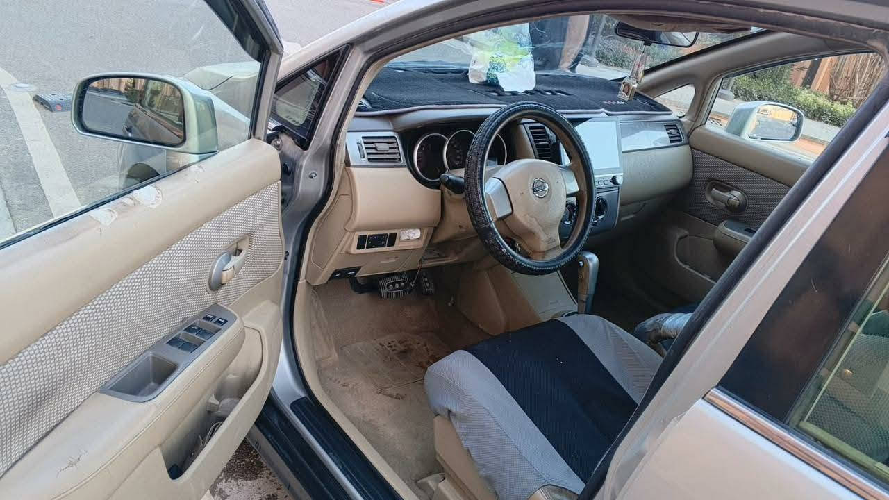 سلام عليكم نيسان تيدا خليجي ياباني اصلي 

موديل ٢٠٠٨ سيارة حلوه وجاهزة كير ميكانيكي اوتو

محرك جديد غرفته حلوه شاشه داموند جبيرا كامرة 

تبريد تدفئه كشنات جلد سيارة حلوه وقتصادية كلش

 وعملية وبالعافية علي تصير من نصيبه السعر ٧٠ وبيه مجال 

بسيط مكاني بغداد الكرخ حي العامل *********** بي واتساب
