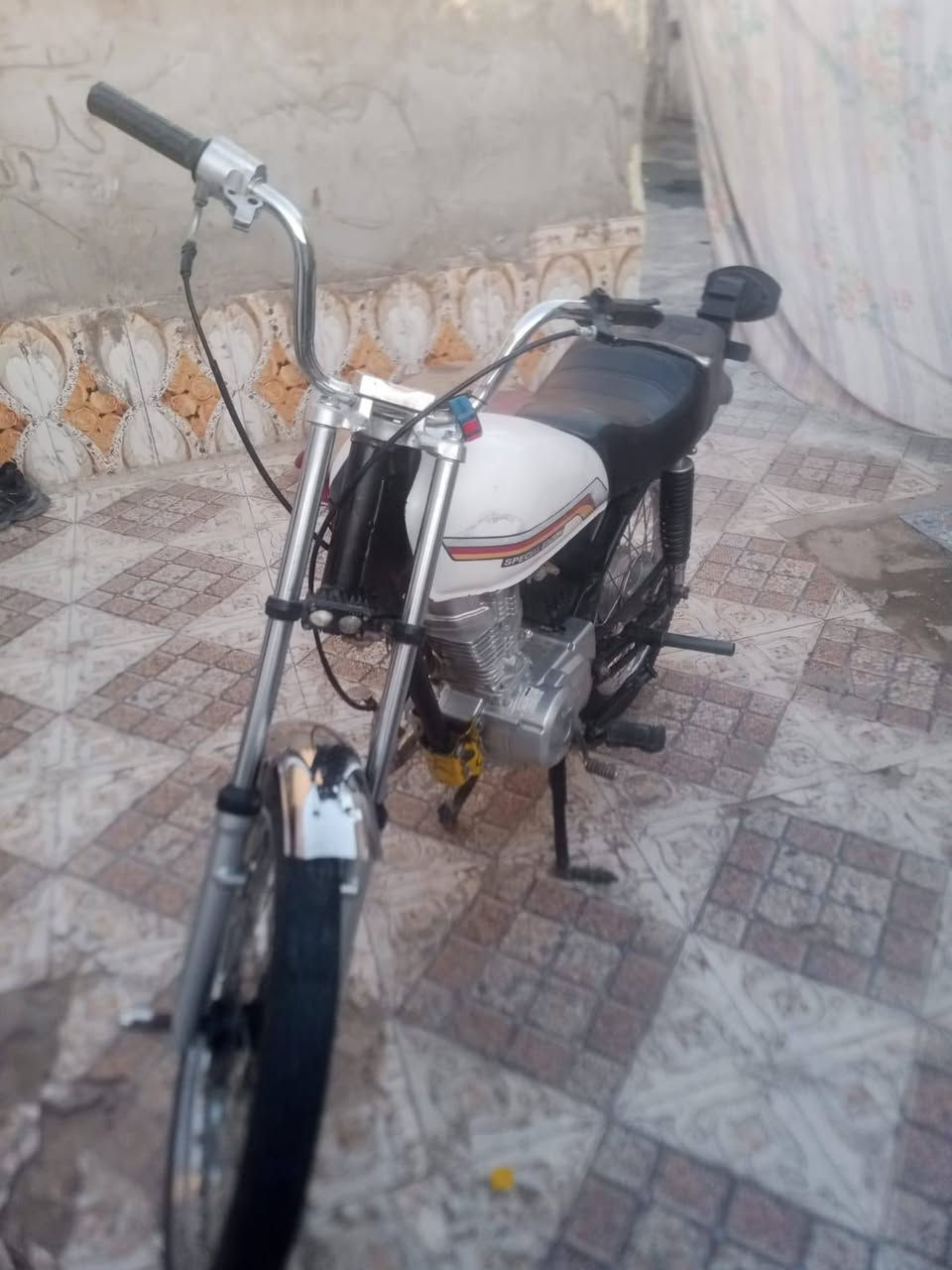 سلام عليكم دراجه للبيع كلك سعر 500 مكاني ناصريه ***********
