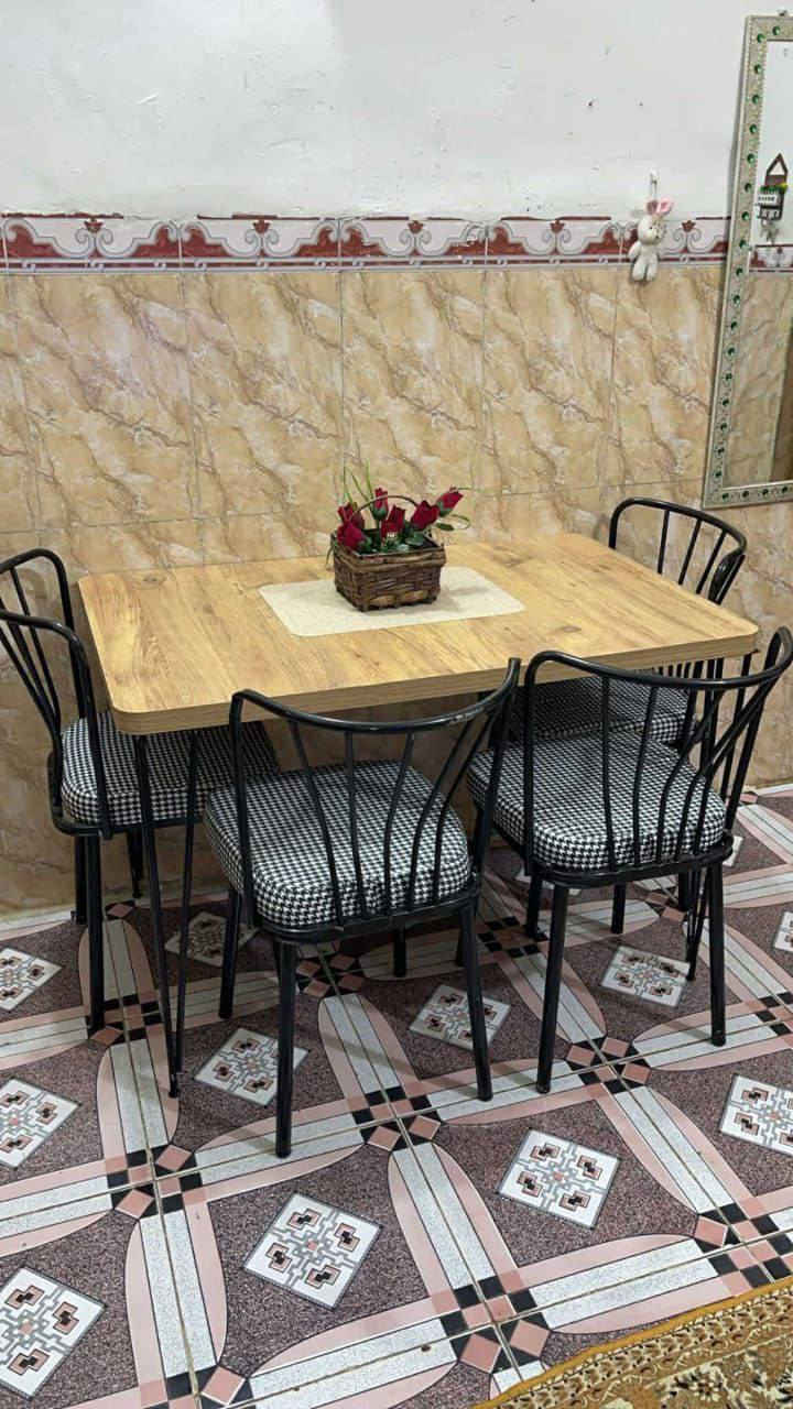 💥توفر من جديد لكثرة الطلب عليه 💯
ميز طعام تركي 4 كرسي
الابعاد ::-
 110 x 70 cm 

السعــــــر  115 الف


**إذا كنت صاحب هذا الإعلان وتريد حذفه لأي سبب، رجاءا أرسل رسالة إلى الدعم الفني**